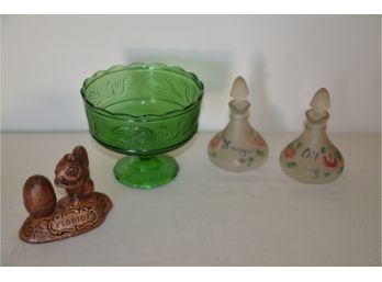 (#167) Vintage Cleveland Brody Green Glass Pedestal Bowl, Vinegar And Oil, Florida Salt And Pepper Set