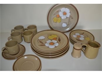(#49) Vintage Hearthside Hand-painted Stoneware Dinner Set Oven Proof - See Details Dogwood Japan