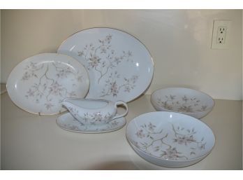 (#52) Vintage Rose China Japan 'Clearview' Serving Set (2 Oval Platters, 2 Vegetable Bowl, Gravy)