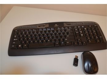 (#21) Logitech Wireless Keyboard And Mouse K330
