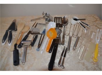 (#83) Kitchen Gadgets And Cooking Utensils
