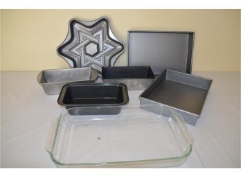 (#42) Bakeware Tins Assortment - Hardly Used (2 Heavy Duty Rectangle Pans) Glass Pyrex Lasagne