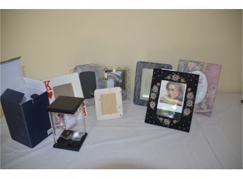 (#68) Assorted Styles Picture Frames (5x7, 4x6)