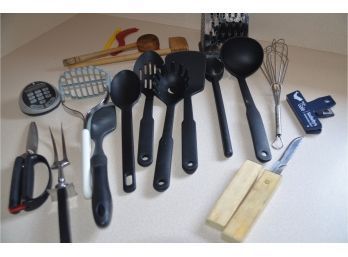 (#56) Assorted Kitchen Gadgets Utensils