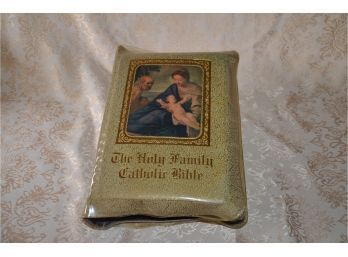 (#81) Vintage Holy Family Catholic Bible