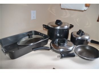 (#50) Assortment Of Pots And Pans