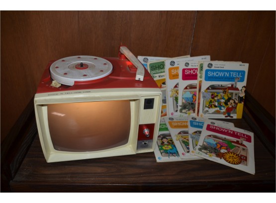 (#301) Vintage Children General Electric Show And Tell Phono Viewer With 12 Show And Tell Records - Works