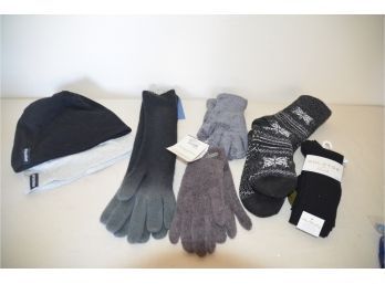 (#262) NEW Winter Assorted Hats, Gloves Socks
