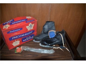 (#303) Vintage Black Ice Skates In Box Pacemaker Size 10 Adult