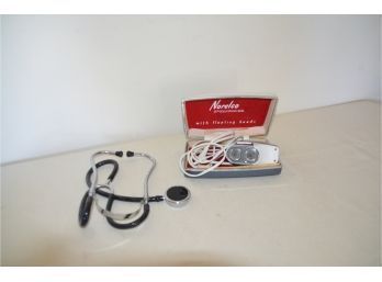 (#267) Vintage Norelco Speed Shaver In Case (works), Stethoscope