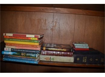 (#287) Collection Of 19 Vintage Books:  Bible, High School Encyclopedia