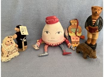 (#156) Vintage Collectible Mama's Babies Stuffed Figurines, Wooden Bear Figurine