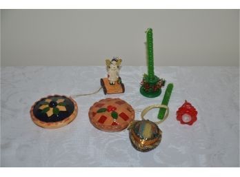 (#189) Assorted Christmas Ornaments