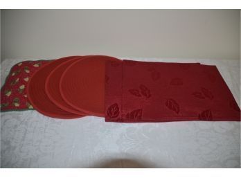 (#191) Assorted Red Red Place Mats (round And Rectangle)