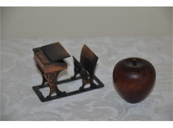 (#122) Wood Apple Desk Decor And Mini Metal School Desk Decor