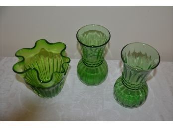 (#43) Green Glass Waved Vase 6'H With 2 Bud Vases 7'H