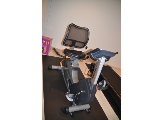 Life Core Recumbent Bike 1000RB With Mat (instruction Booklet) - Like New (Located On Main Floor)