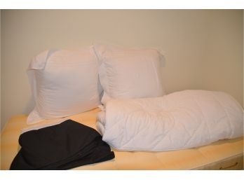 White Twin Bedding (comforter, 2 Shams, Bed Skirt)