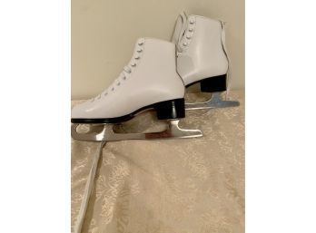 Women Ice Skates With Blade Covers Size 9 - Worn Twice