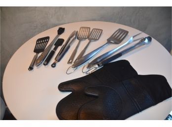 (#79) Kitchen Cooking Utensils And BBQ Set With Oven / BBQ Mitt