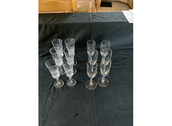 (12) Champagne  Glasses. (6) No Pattern (6) With Pattern