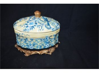 Porcelain Decorative Covered (blue And Yellow)