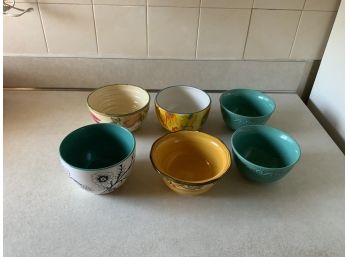 (6) Bowls / Cereal  (1) Bowl Has Small Chip On Rim