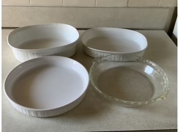 (4) Corning Ware  Pure White  & (1) Pyrex Pie Dish  Clear