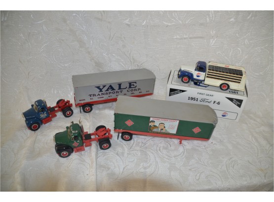 (#160) Metal Cab 18 Wheeler Yale And Railway Express (some Broken Pieces)  And Pepsi Cola Truck