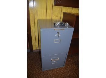 (#13) Grey Metal 2 Drawer File Cabinet Top Folds Back To View Files From Above