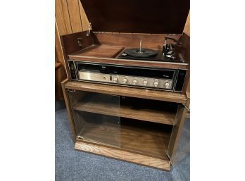 (#23) Vintage RJ Lear Stereo 8 Jet AM/FM 8 Track Stereo System Works And RCA Speakers With Storage Cabinet