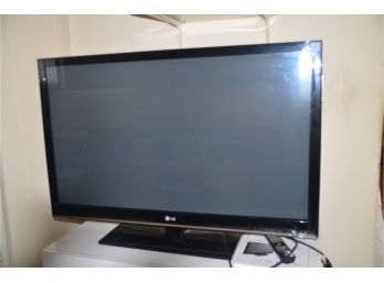 (#98) LG Flat Screen Plasma TV Model 42PT350 Nov. 2011 - Works