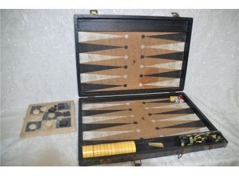 (#146) Vintage Cardinal Backgammon Cork Lining Bakelite Pieces And Marble Tick-Tac-Toe (1 Piece Broke)
