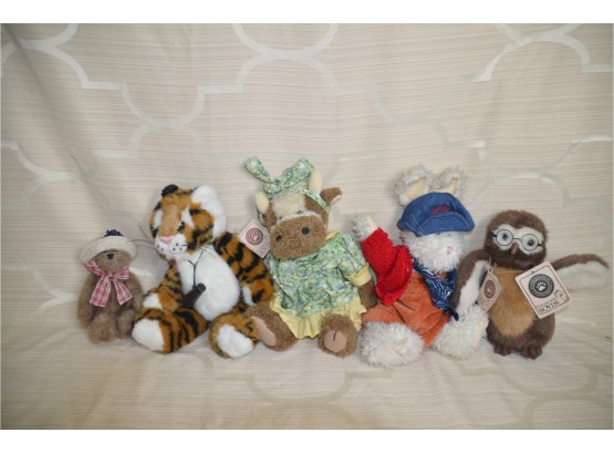 (#130) Boyds Stuffed Animals: Cow And Rabbit 1988-2000, Tiger 1988-2001, Hooter And Small Bear 1988-2002