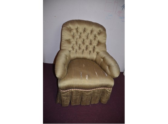 (#9) Vintage Henredon Tufted Back Club Chair (fabric On Seat Ripped)