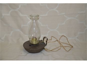 (#186) Vintage Lantern Style Table Desk Lamp With Glass Hurricane