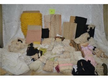 (#71) Assorted Lot Of Vintage Lace And Trimmings