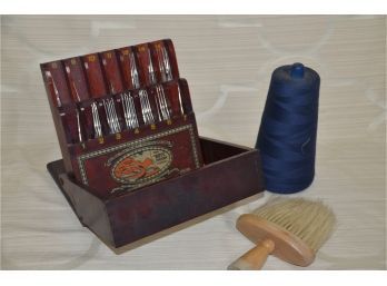 (#151) Rare Antique Boye Needle Company Crochet Hook Advertising Wood Display Case General Store
