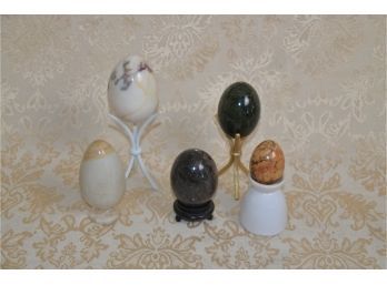 (#309) Marble Shape Eggs With Stands / Holders (5 Of Them)