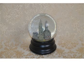 (#313) NYC Musical Snow Globe Plays New York In The City Song 6'h