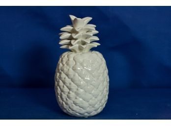 (#138 Ceramic White Pineapple. - The Sign Of Welcome
