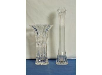 (#225) 2 Beautiful Vases  1 Vase  Has A Mid Century Vibe