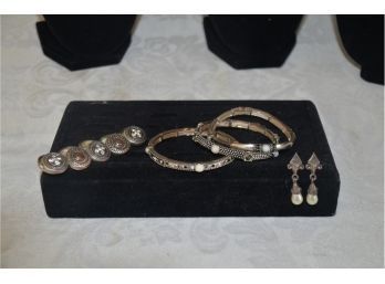 (#113) Costume 3 Silver Metal Stretch Bangle Bracelets & Pearl Drop Earring