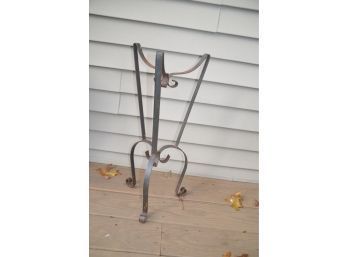 (#330) Metal Plant Stand