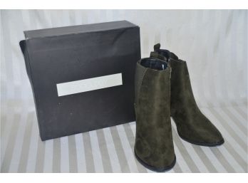 (#57) NEW In Box Sociology Ankle Boot Olive Color Size 10