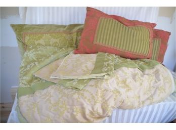 (#14B) Jaclyn Smith Comforter Set