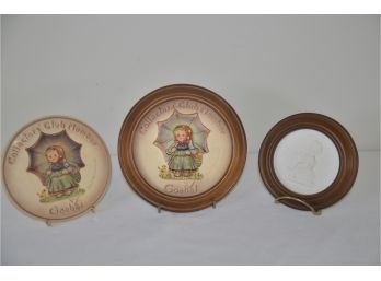 (#146) Hummel Collectors Club 3 Wall Hanging Plaques In Wood Frame #2 690 And White Bisque