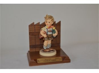 (#153) Hummel Goebel Figurine Exclusive Edition HUM 399 VALENTINE JOY 5.5' With Wooden Stand - No Boxes