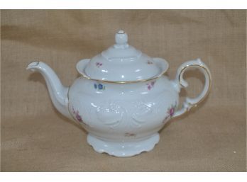 (#35) Vintage  Walbrzych Wawel Made In Poland China TEA POT - Pink Roses Floral Sprays Gold Trim
