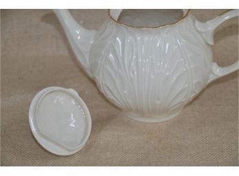 (#47) Lenox Porcelain Teapot 'Cottage Teapot'